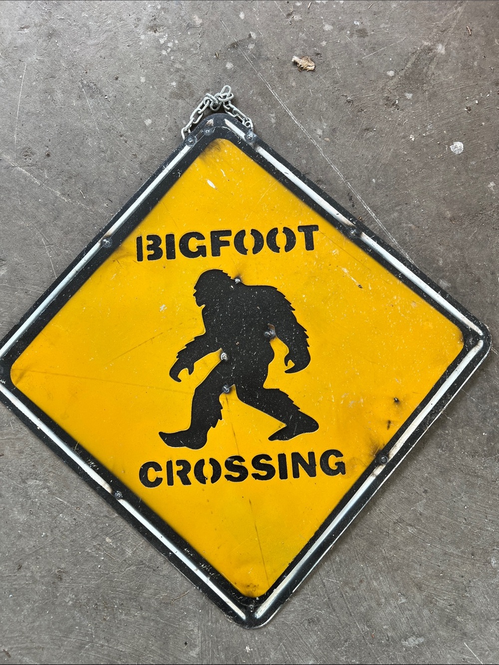 24” Heavy Bigfoot Crossing traffic sign metal